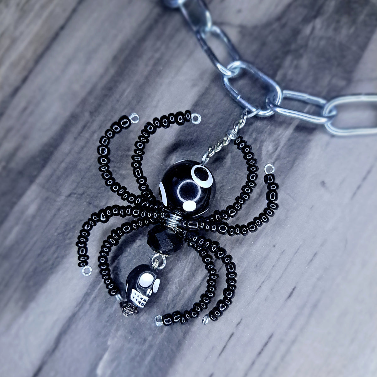 black and white Spider stainless steel chain choker