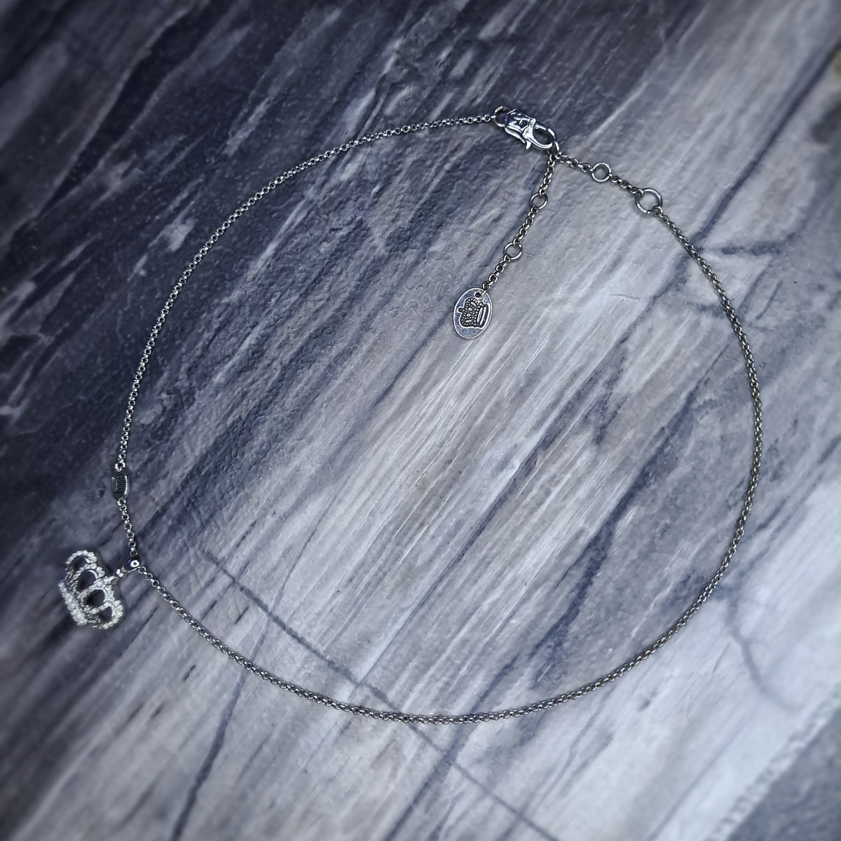 Silver crown necklace