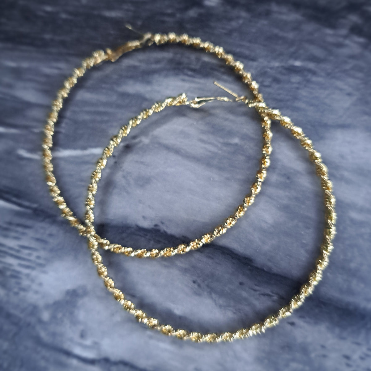 Vintage gold tone hoops 2.5 inch