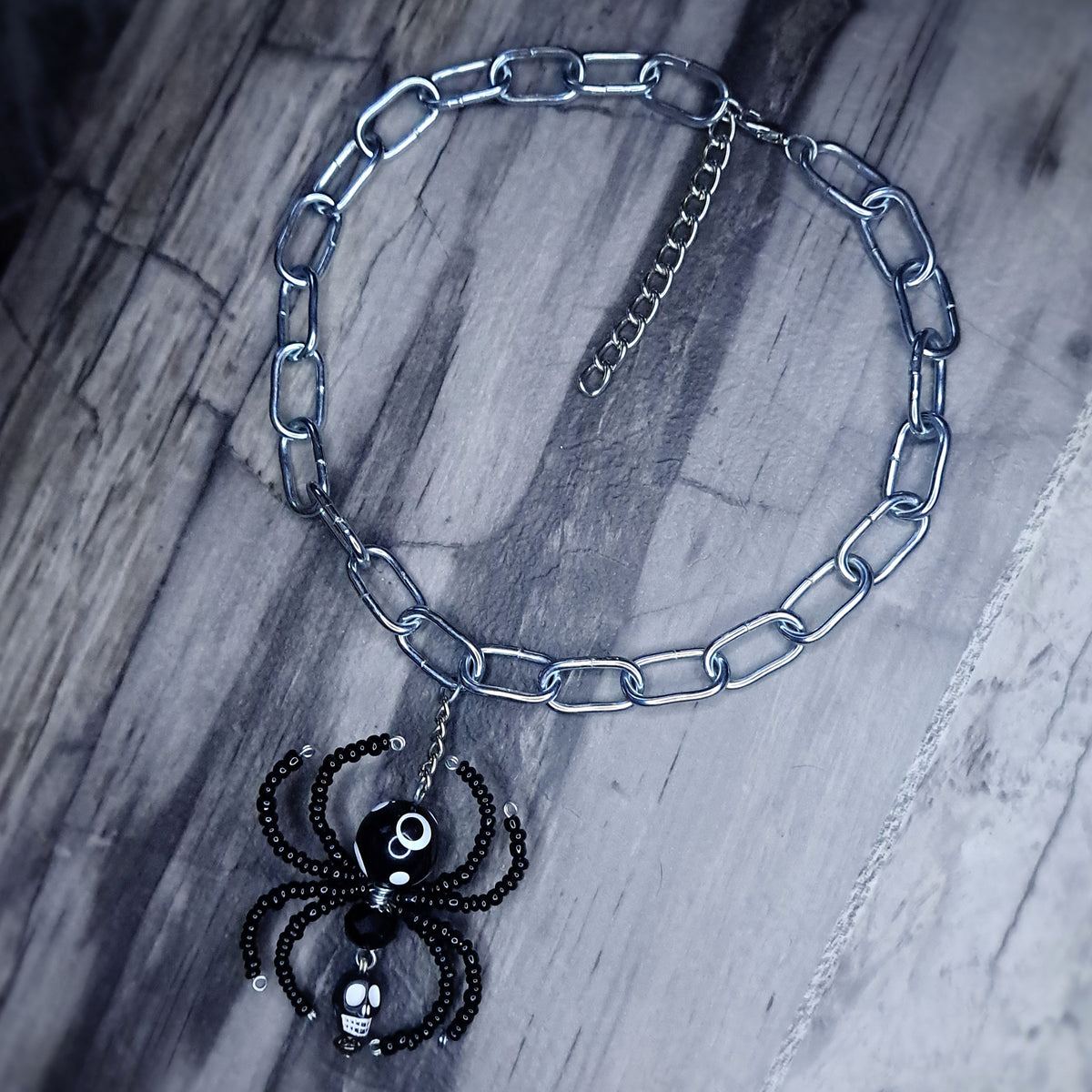 black and white Spider stainless steel chain choker