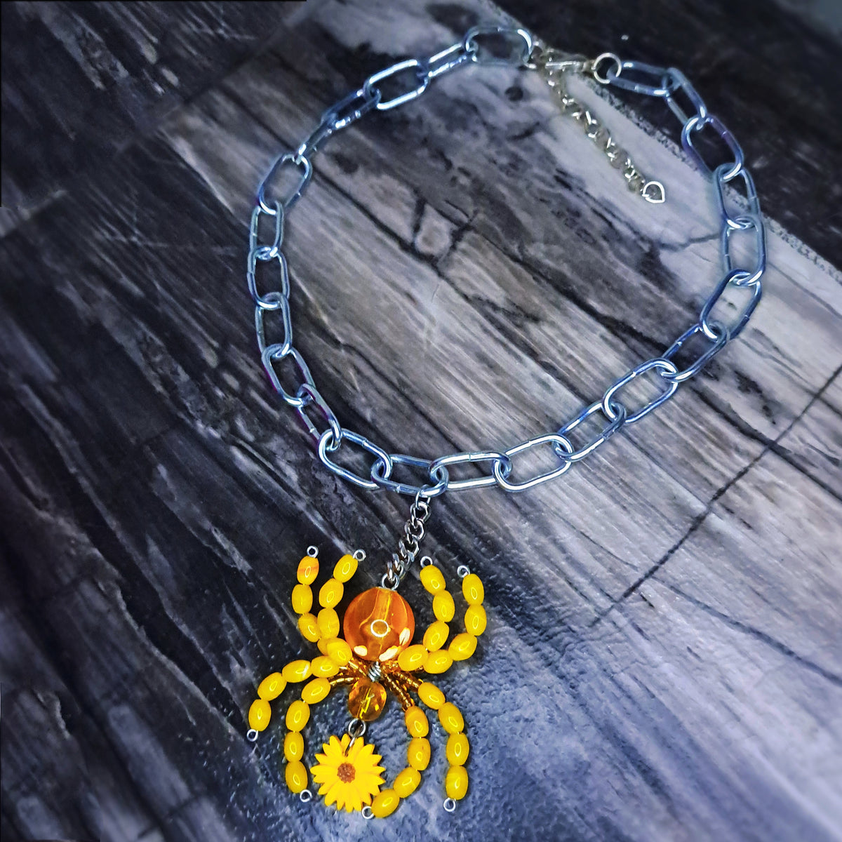 Yellow Spider stainless steel chain choker