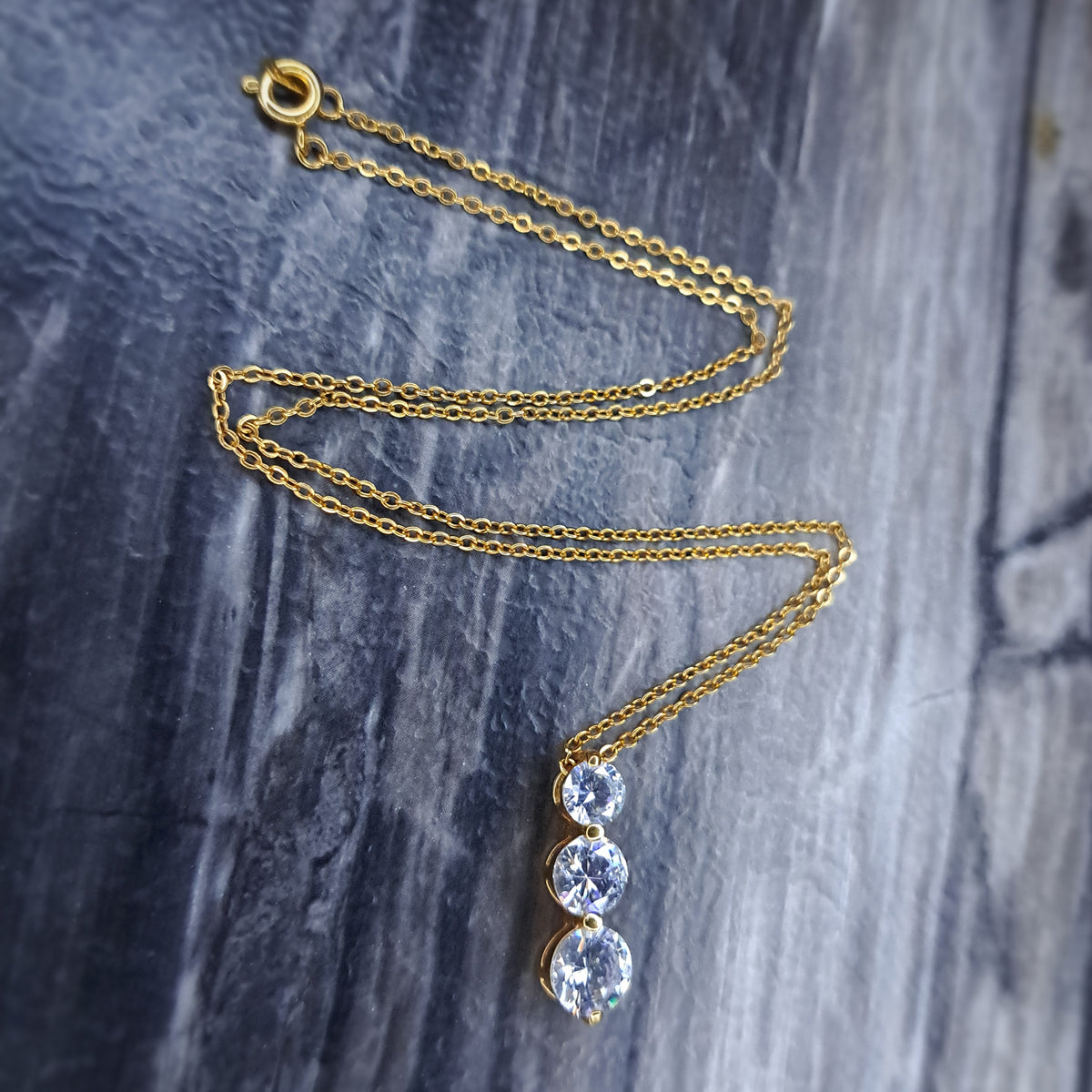 Gold diamond necklace
